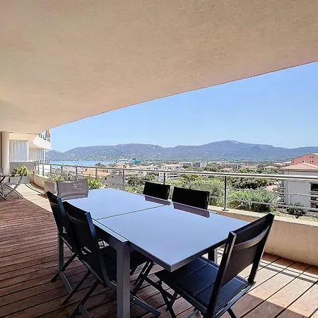 Elegant Design With Balcony And Pool Appartamento Porto Vecchio