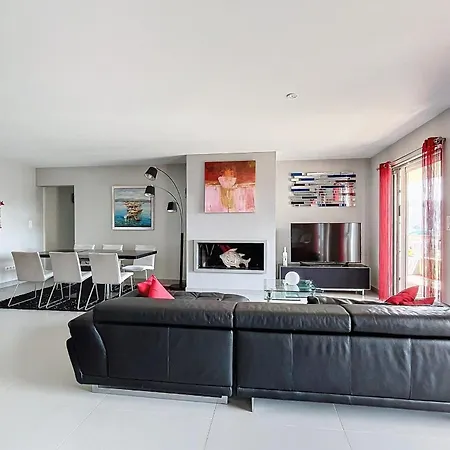 Elegant Design With Balcony And Pool פורטו-וישיו