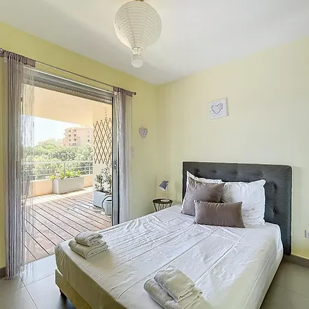 Elegant Design With Balcony And Pool 포르토베쉬오