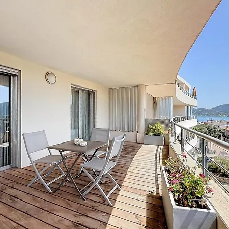 Apartamento Elegant Design With Balcony And Pool Porto Vecchio