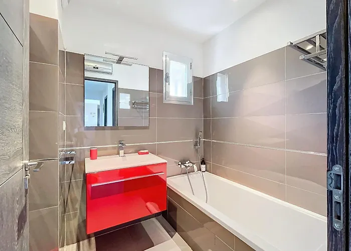 Elegant Design With Balcony And Pool Апартаменты Порто-Веккьо